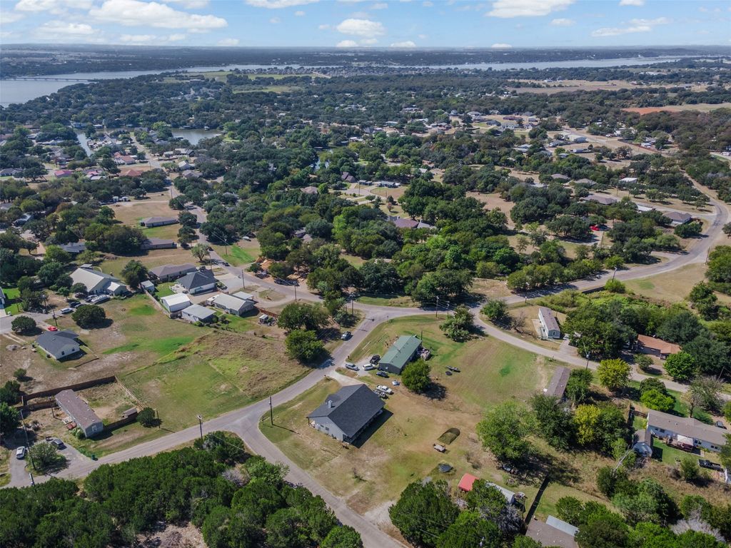2810 Sky Harbour Drive, Granbury, TX 76049 — photo 5