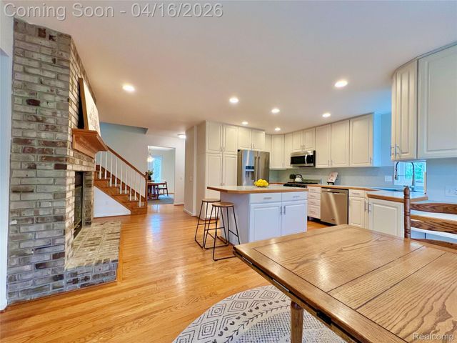 1320 Pine Drive, Groveland Township, MI 48462