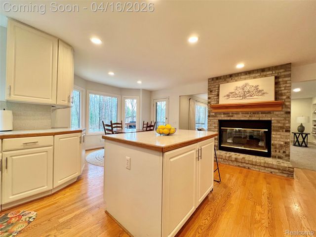 1320 Pine Drive, Groveland Township, MI 48462