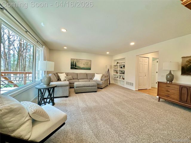 1320 Pine Drive, Groveland Township, MI 48462