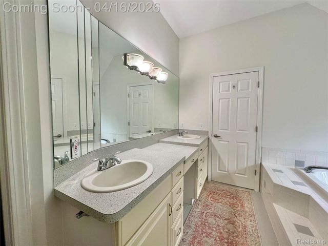 1320 Pine Drive, Groveland Township, MI 48462