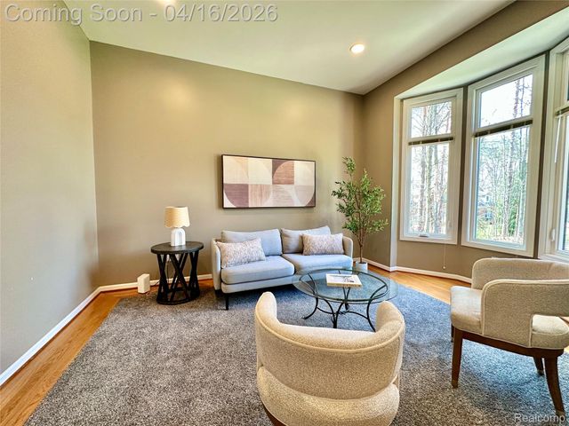 1320 Pine Drive, Groveland Township, MI 48462