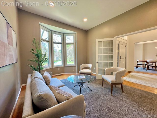 1320 Pine Drive, Groveland Township, MI 48462