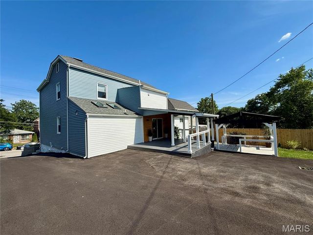 1505 Tamm Avenue, St Louis, MO 63139