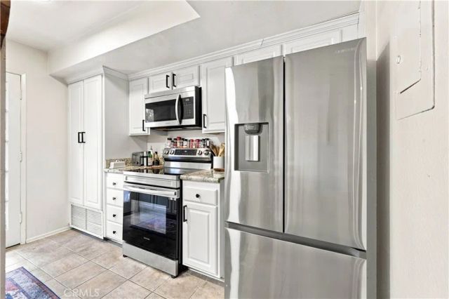 27511 Endeavor St, Agoura Hills, CA 91301
