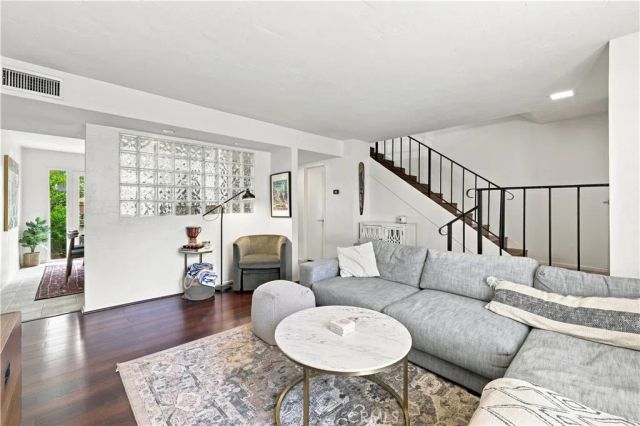 27511 Endeavor St, Agoura Hills, CA 91301