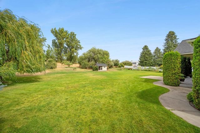 3210 N Molter Rd, Otis Orchards, WA 99027