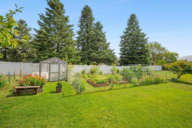 3210 N Molter Rd, Otis Orchards, WA 99027