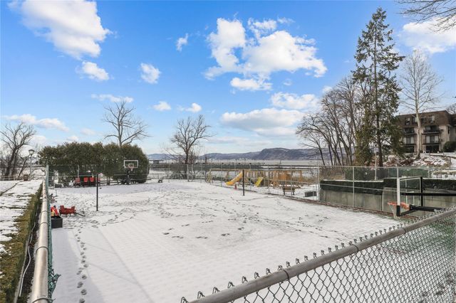 504 Kemeys Cove Road 5-04, Briarcliff Manor, NY 10562