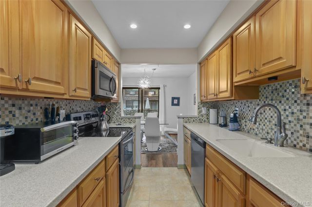 504 Kemeys Cove Road 5-04, Briarcliff Manor, NY 10562