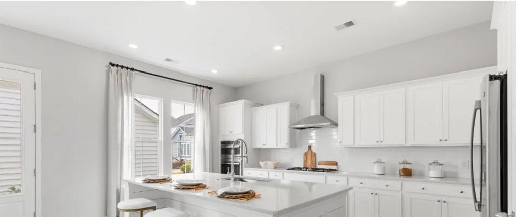 Image 2 of property listing at 161 Sea Oats Street, Summerville, SC 29485