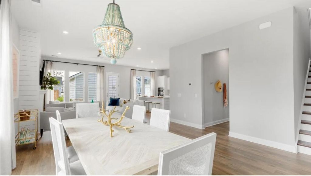 Image 3 of property listing at 161 Sea Oats Street, Summerville, SC 29485