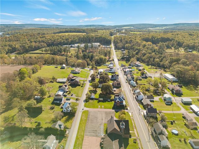 925 Main St, Shanksville, PA 15560