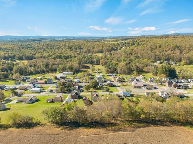 925 Main St, Shanksville, PA 15560