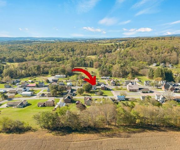 925 Main St, Shanksville, PA 15560