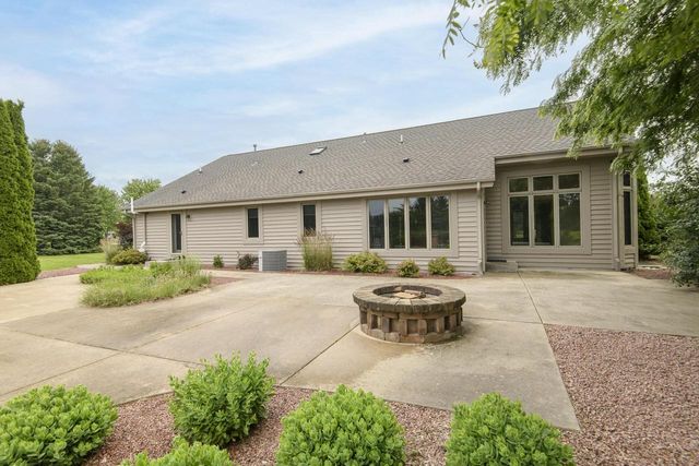 S88W34777 Nesting LANE, Eagle, WI 53119