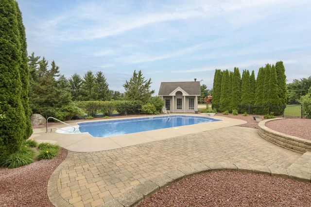 S88W34777 Nesting LANE, Eagle, WI 53119