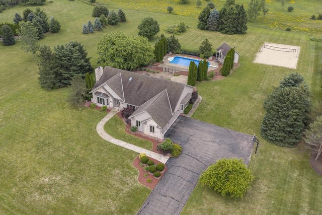 S88W34777 Nesting LANE, Eagle, WI 53119