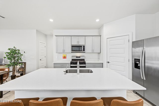12863 E Joffroy Drive, Vail, AZ 85641
