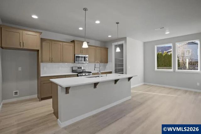 5776 Landon St SE, Salem, OR 97306