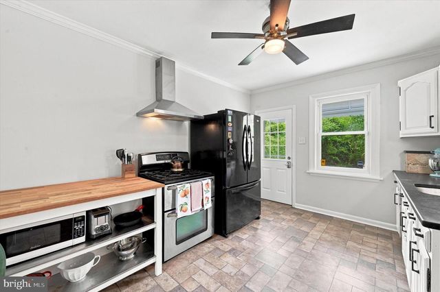 574 MILL RD, Havertown, PA 19083