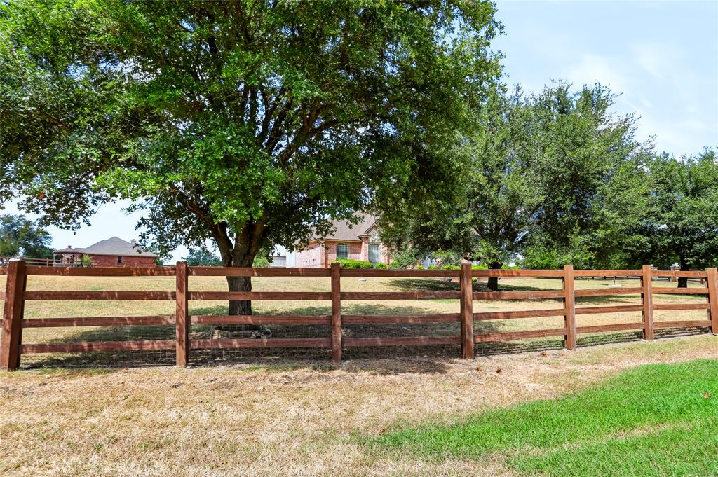 170 Park Place Circle, Cresson, TX 76035 — photo 3