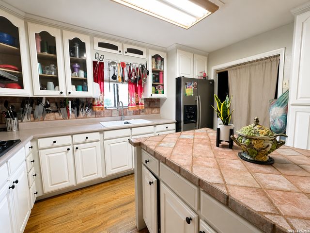 402 Chipinque, San Antonio, TX 78237