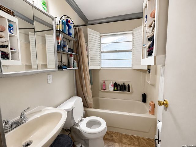 402 Chipinque, San Antonio, TX 78237