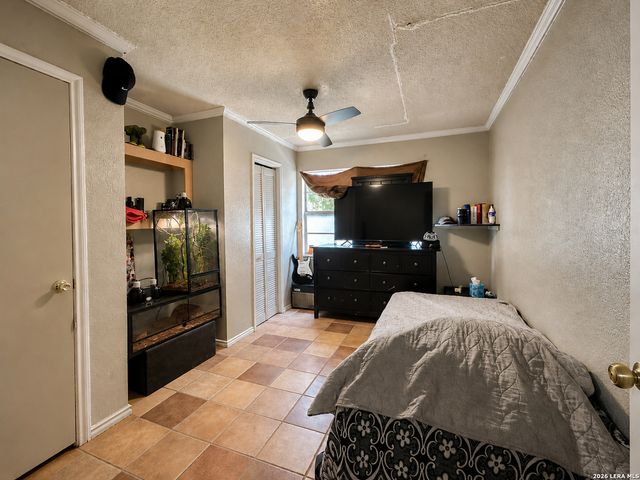 402 Chipinque, San Antonio, TX 78237