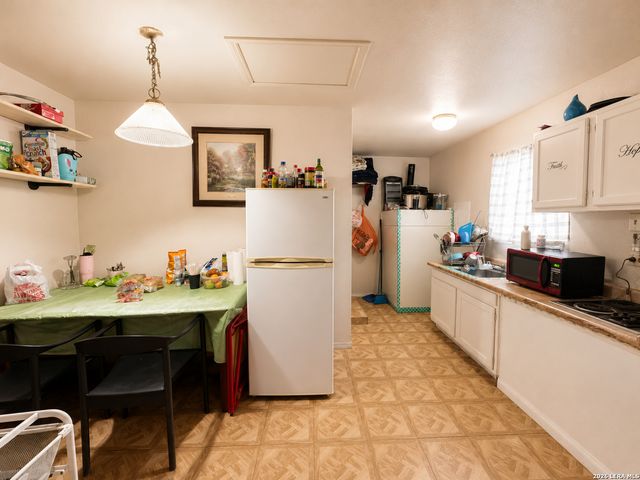 402 Chipinque, San Antonio, TX 78237