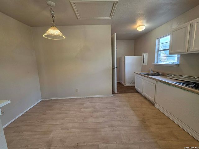 402 Chipinque, San Antonio, TX 78237