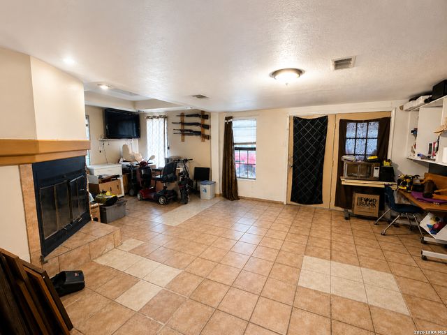 402 Chipinque, San Antonio, TX 78237