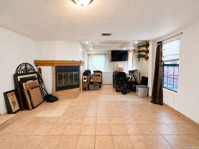 402 Chipinque, San Antonio, TX 78237