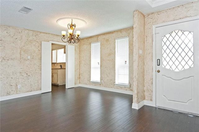 2509 Country Valley Road, Garland, TX 75041