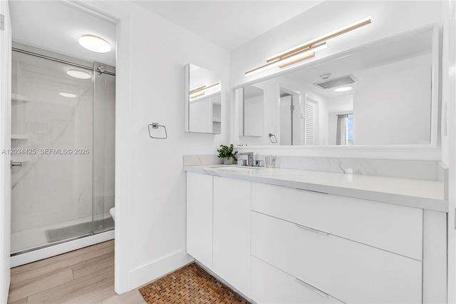 300 Bayview Dr 214, Sunny Isles Beach, FL 33160