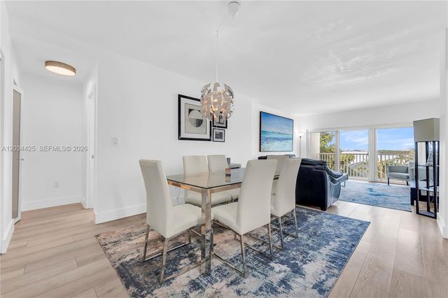 300 Bayview Dr 214, Sunny Isles Beach, FL 33160