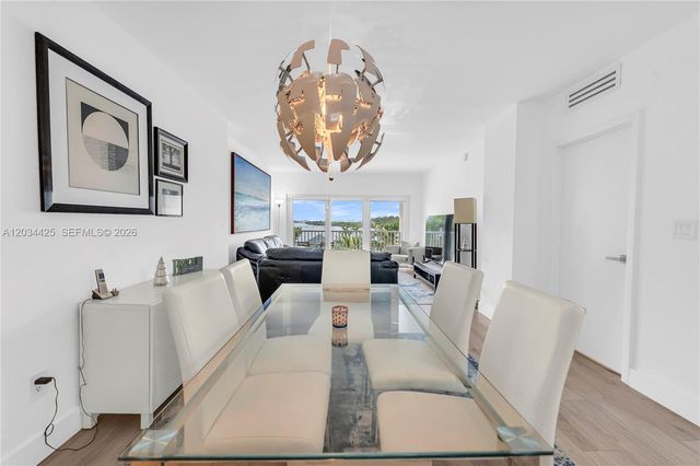 300 Bayview Dr 214, Sunny Isles Beach, FL 33160
