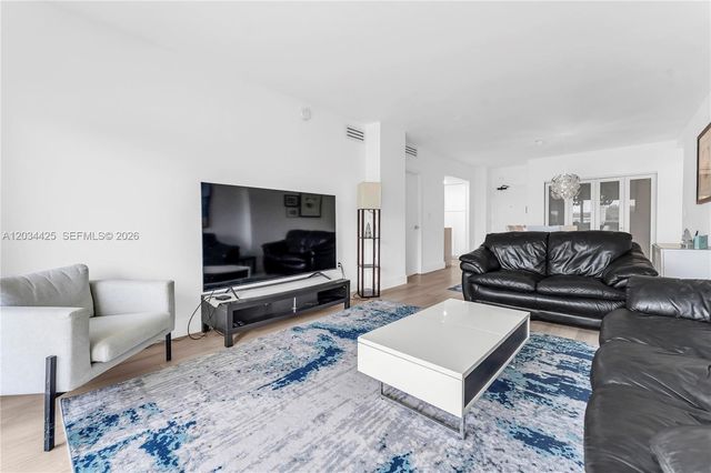 300 Bayview Dr 214, Sunny Isles Beach, FL 33160