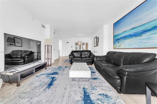 300 Bayview Dr 214, Sunny Isles Beach, FL 33160