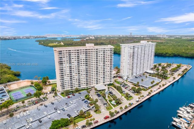 300 Bayview Dr 214, Sunny Isles Beach, FL 33160