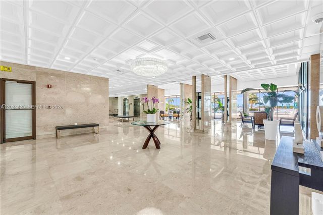 300 Bayview Dr 214, Sunny Isles Beach, FL 33160