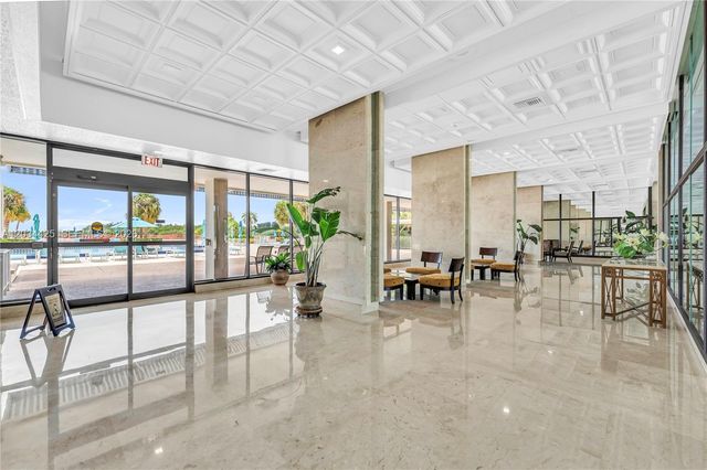 300 Bayview Dr 214, Sunny Isles Beach, FL 33160