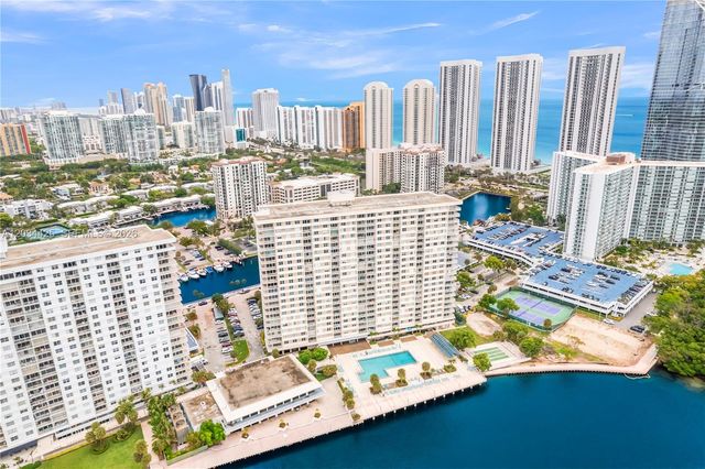 300 Bayview Dr 214, Sunny Isles Beach, FL 33160