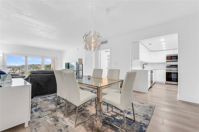 300 Bayview Dr 214, Sunny Isles Beach, FL 33160