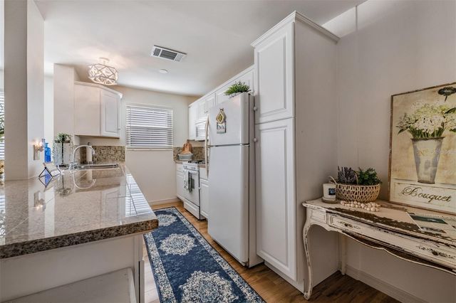 5521 80TH STREET N 205, St Petersburg, FL 33709