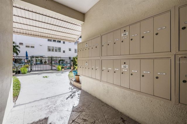 5521 80TH STREET N 205, St Petersburg, FL 33709