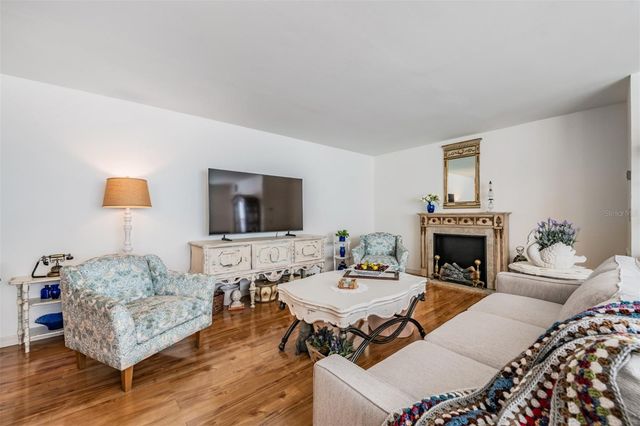 5521 80TH STREET N 205, St Petersburg, FL 33709