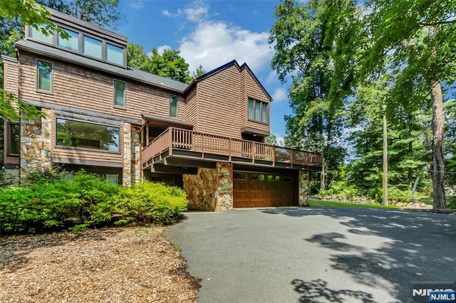 45 Parker Place, Upper Saddle River, NJ 07458