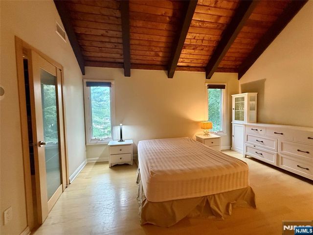 45 Parker Place, Upper Saddle River, NJ 07458