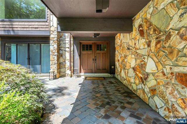 45 Parker Place, Upper Saddle River, NJ 07458